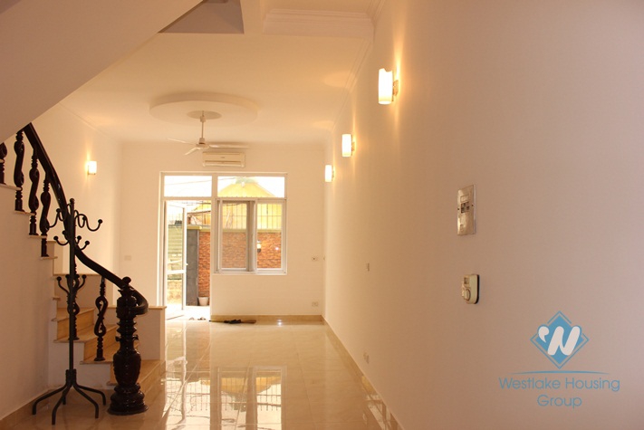 Brandnew house availble for rent in Nghi Tam village, Tay Ho, Hanoi